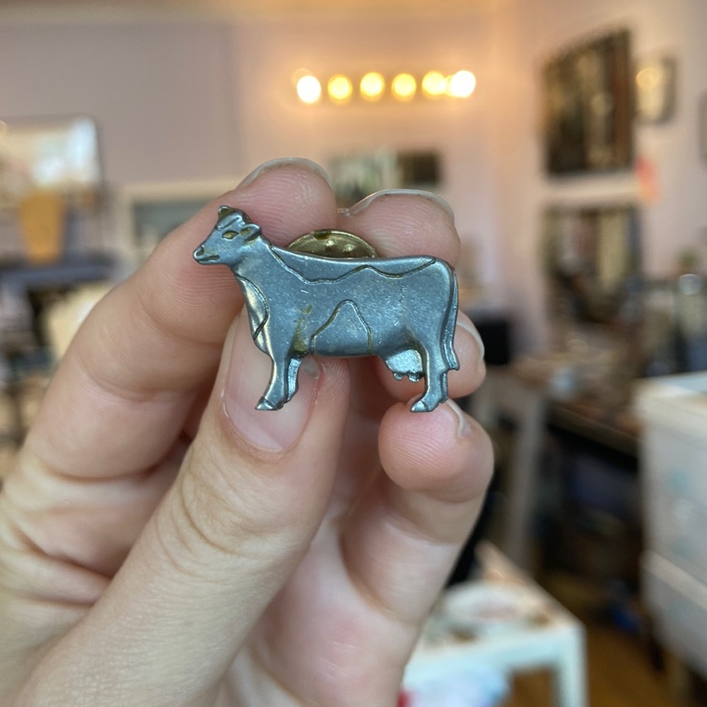 Vintage Farm Cow Signed D.P. Ltd. Maiden Vermont Pin